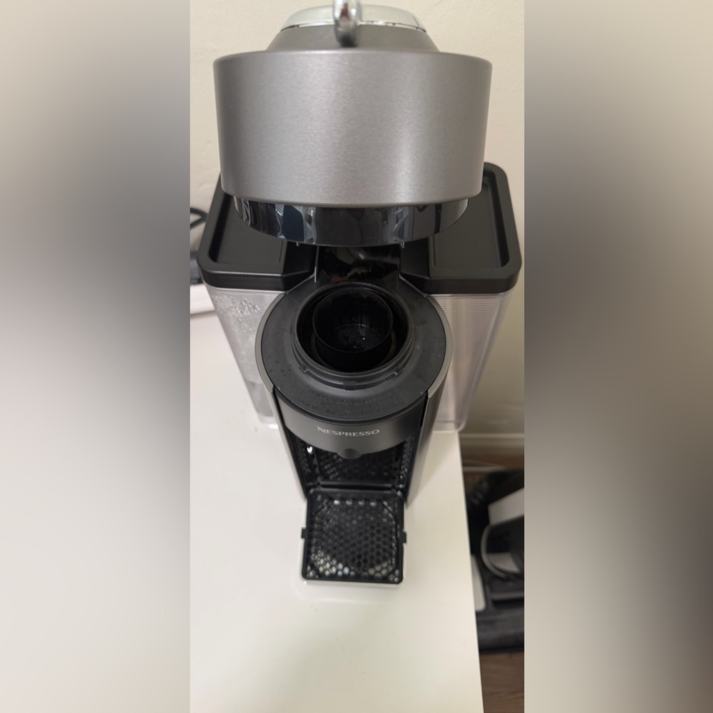 Nespresso Vertuo Coffee and Espresso Maker by De'Longhi, Titan (EUC) - Picture 10 of 17